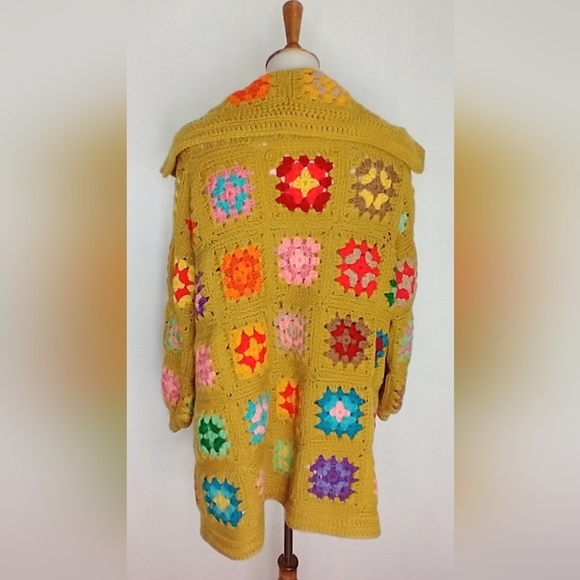 VINTAGE HAND CROCHETED CARDIGAN - Picture 1 of 12